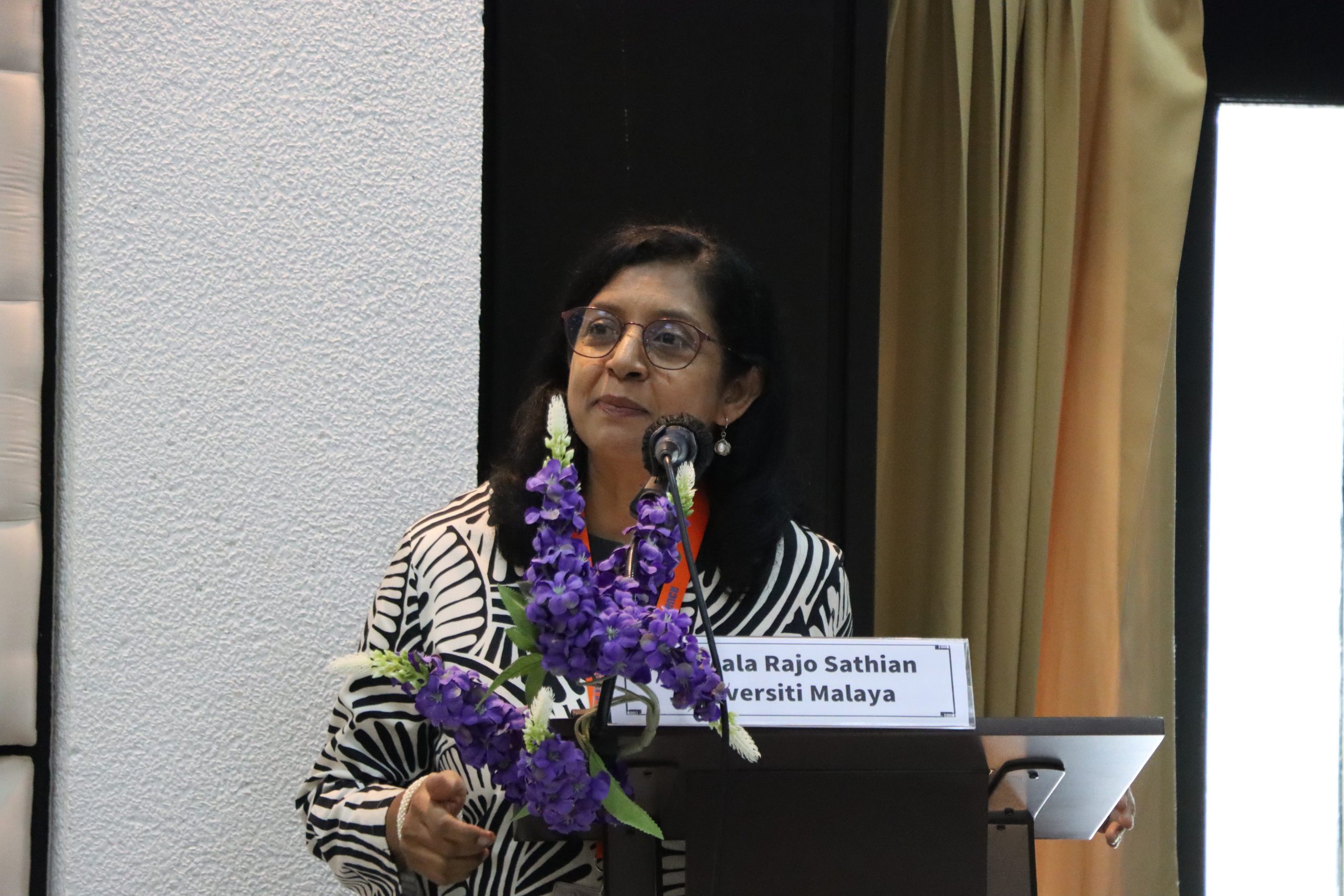 Dr. Mala Rajo Sathian, Senior Lecturer at Unviersiti Malaya and SEASREP Board of Trustees member, presidfing over the opening ceremony of the conference.
